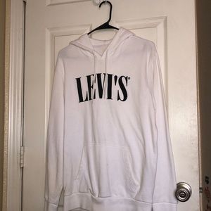 White Levi’s hoodie